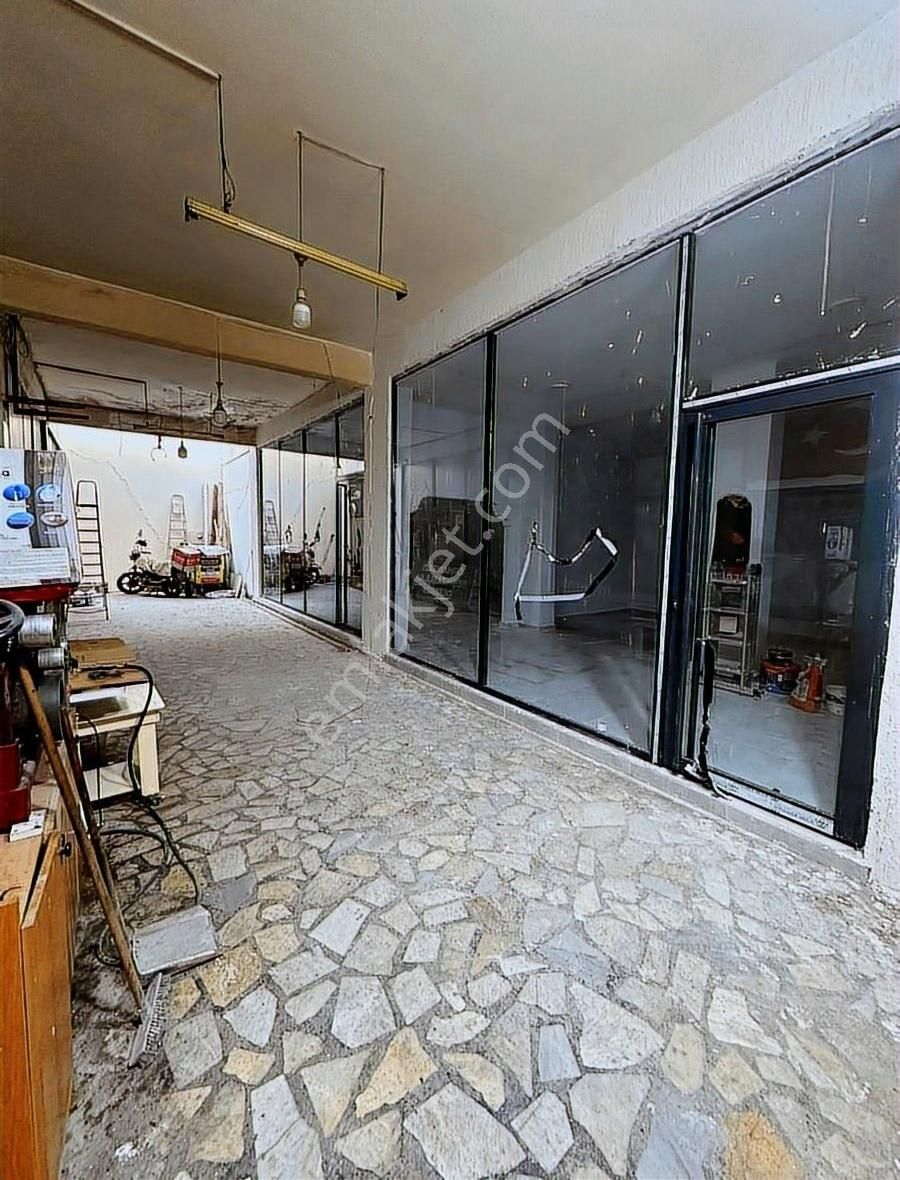 Bursa Emlak Alem-i Çarşı Merkezinde 70 M2 Acil Satılık Dükkan - Görsel 2