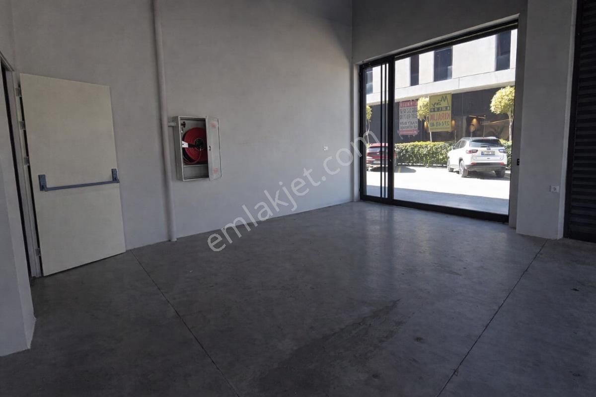 Havalimanı Ve Fuar Aksında 290m2 Showroom & İmalathane - Görsel 4