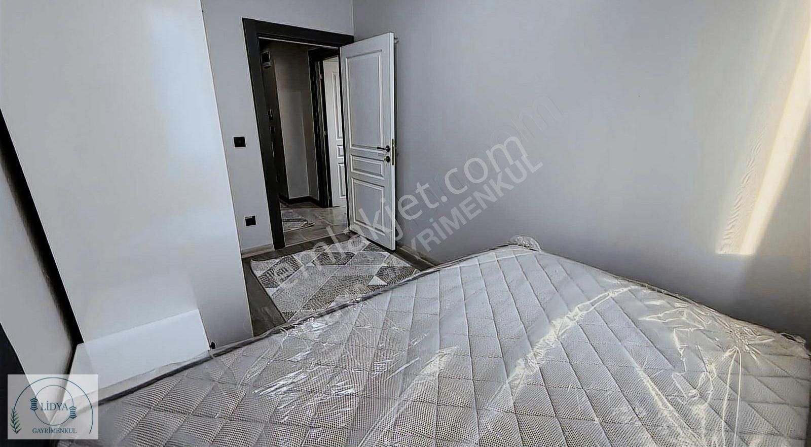 Modern Konsept! Metro 10 Dk Otoparklı Sıfır Eşyalı Arakat 1+1 - Görsel 4