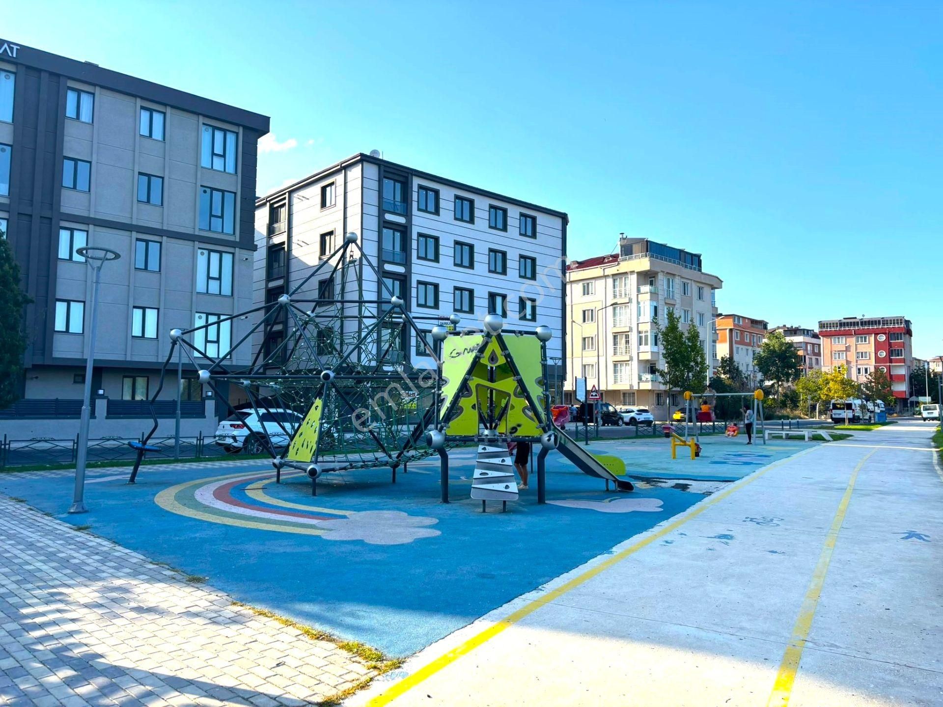 **eryıldız İnşaat'tan**hükümet Konağı Yanı Çarşı İçinde İskanlı K.otoparklı Ultra Lüks 1+1** - Görsel 4