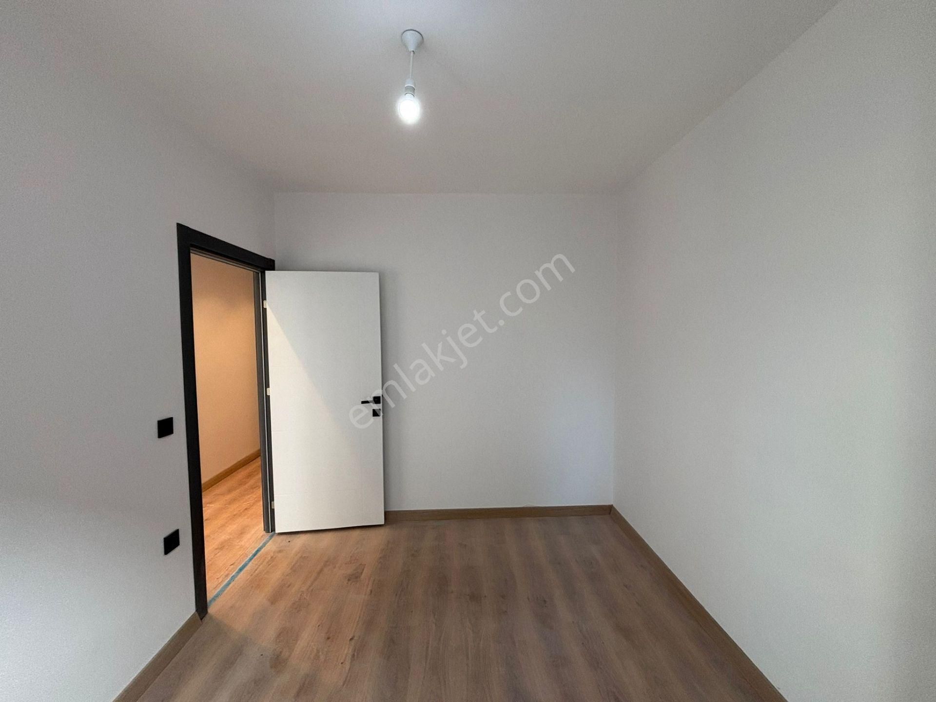 **eryıldız İnşaat'tan**hükümet Konağı Yanı Çarşı İçinde İskanlı K.otoparklı Ultra Lüks 1+1** - Görsel 23