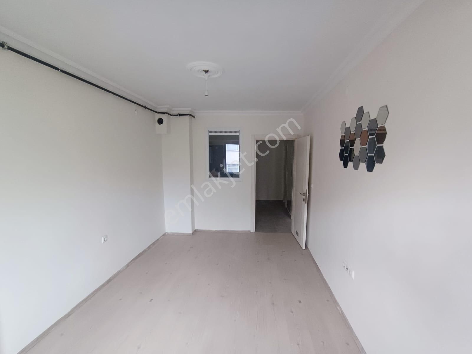 Kumlubel Mahallesinde, Asansörlü, Satılık 2+0 Daire - Görsel 5