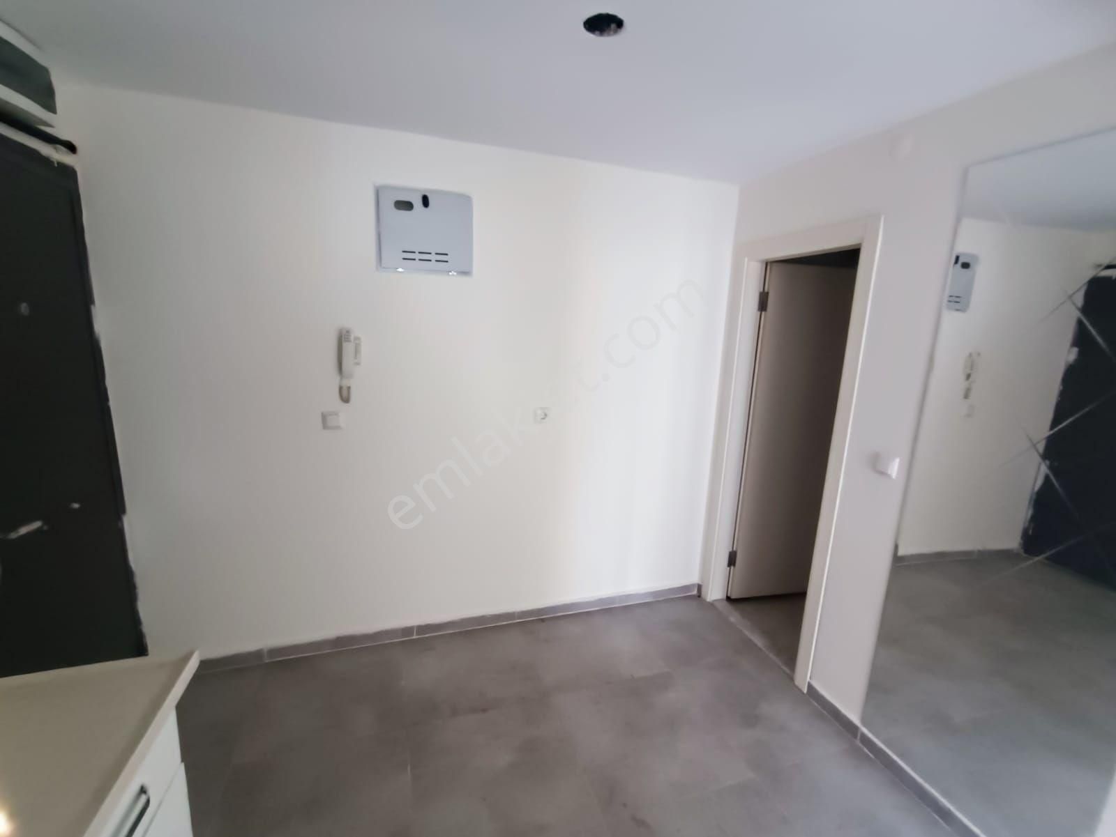 Kumlubel Mahallesinde, Asansörlü, Satılık 2+0 Daire - Görsel 4