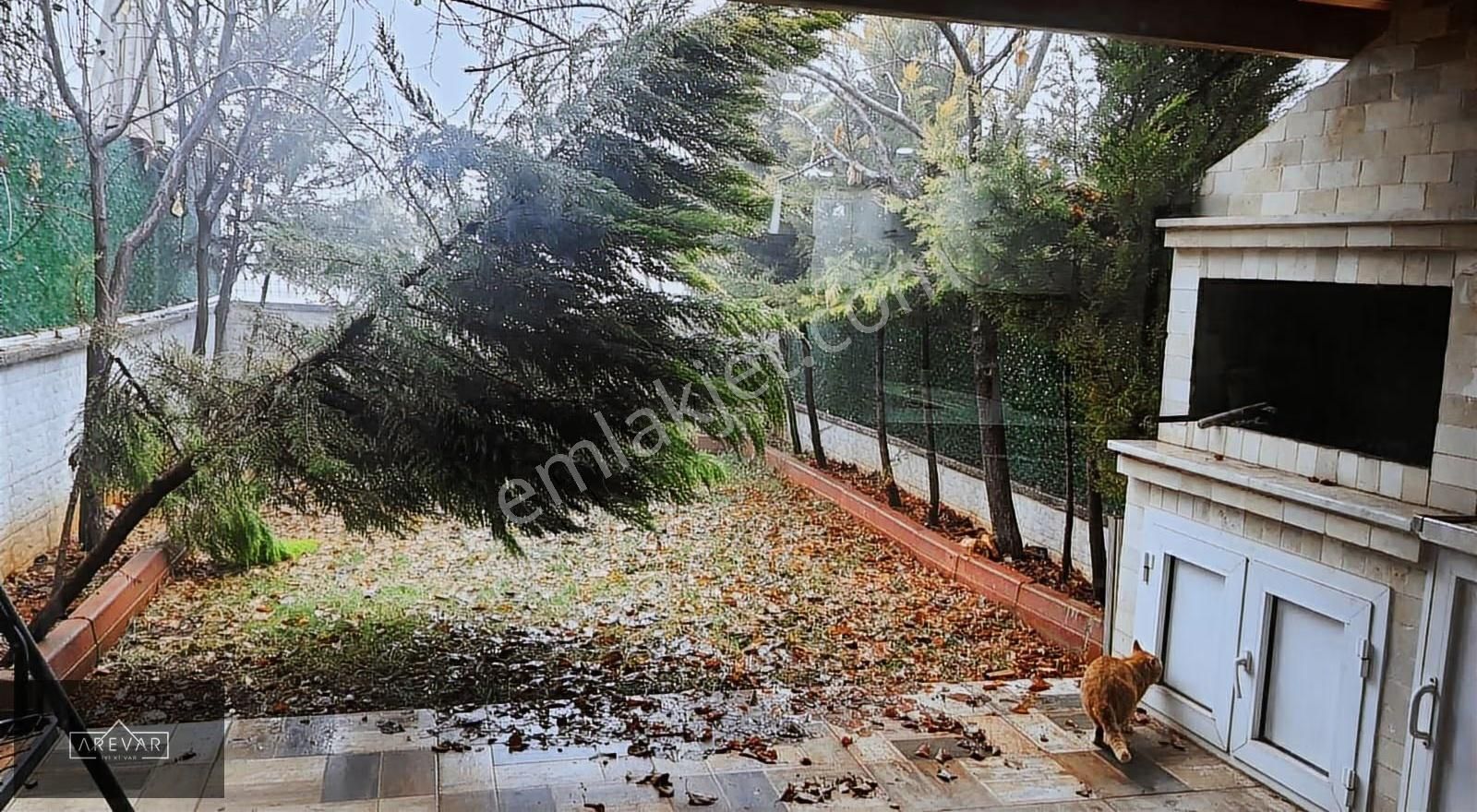 Arevardan Körkün De 2+1 Satılık Villa