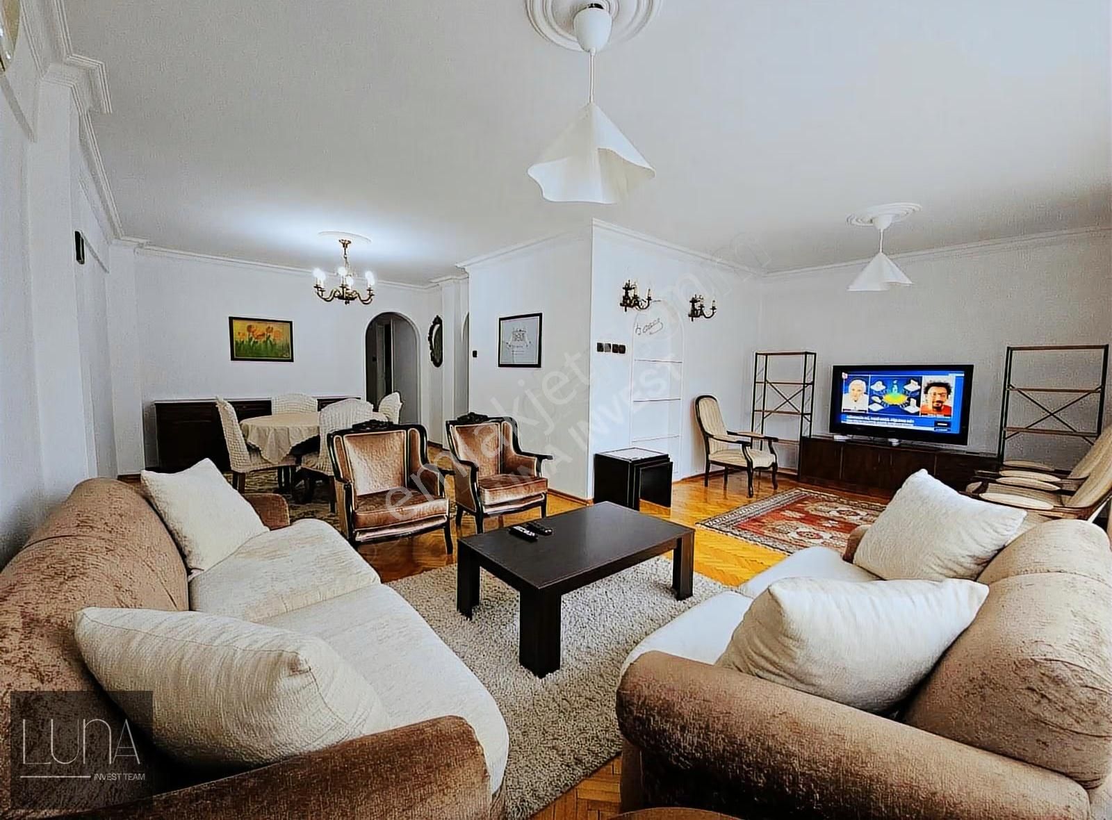 Kadıköy Moda İleri Sokakta Kiralık Eşyalı, Çift Balkonlu 3+1 - Görsel 9