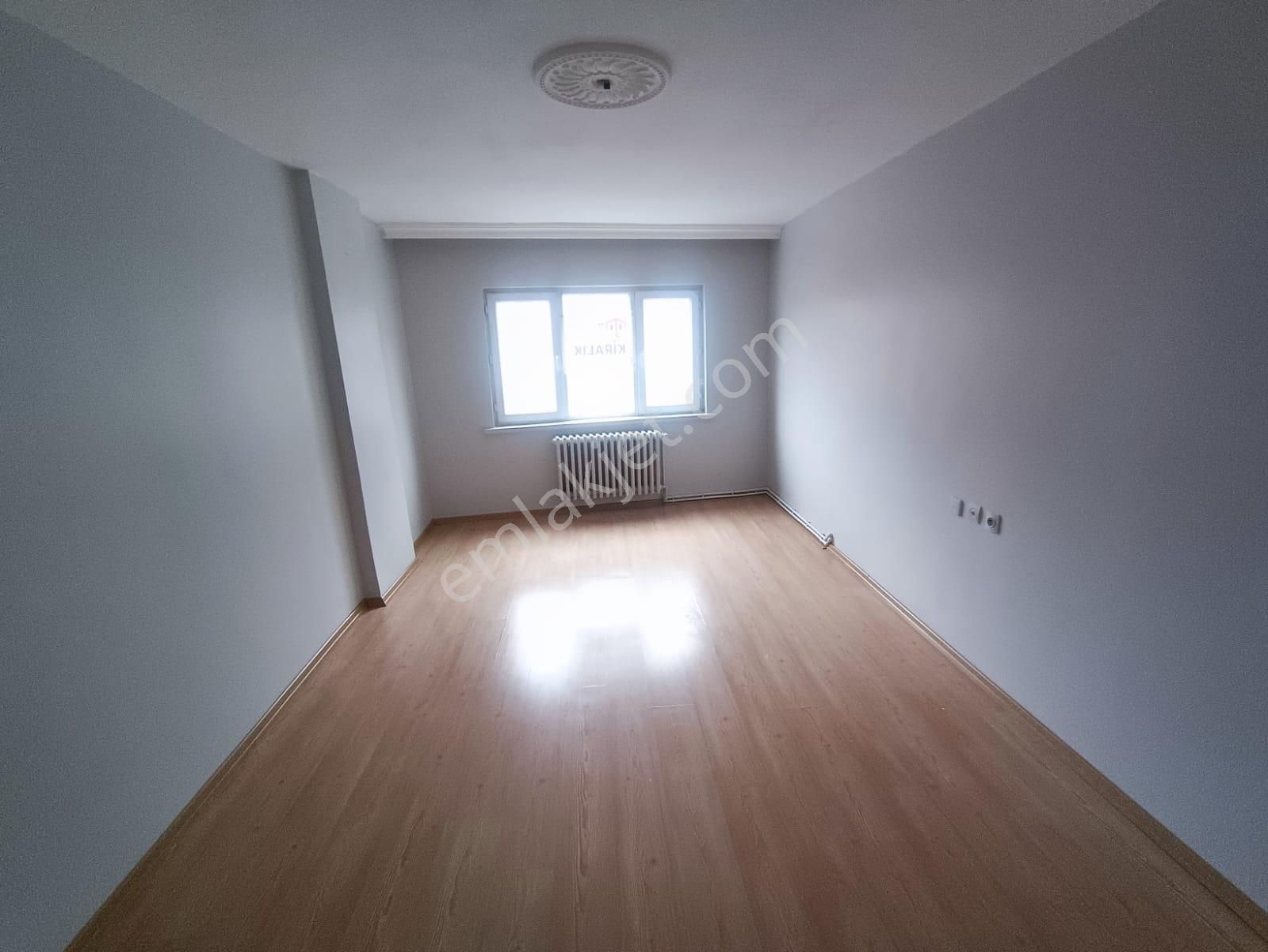 Kumlubel Mahallesinde, Asansörlü, Kiralık 2+0 Daire - Görsel 4