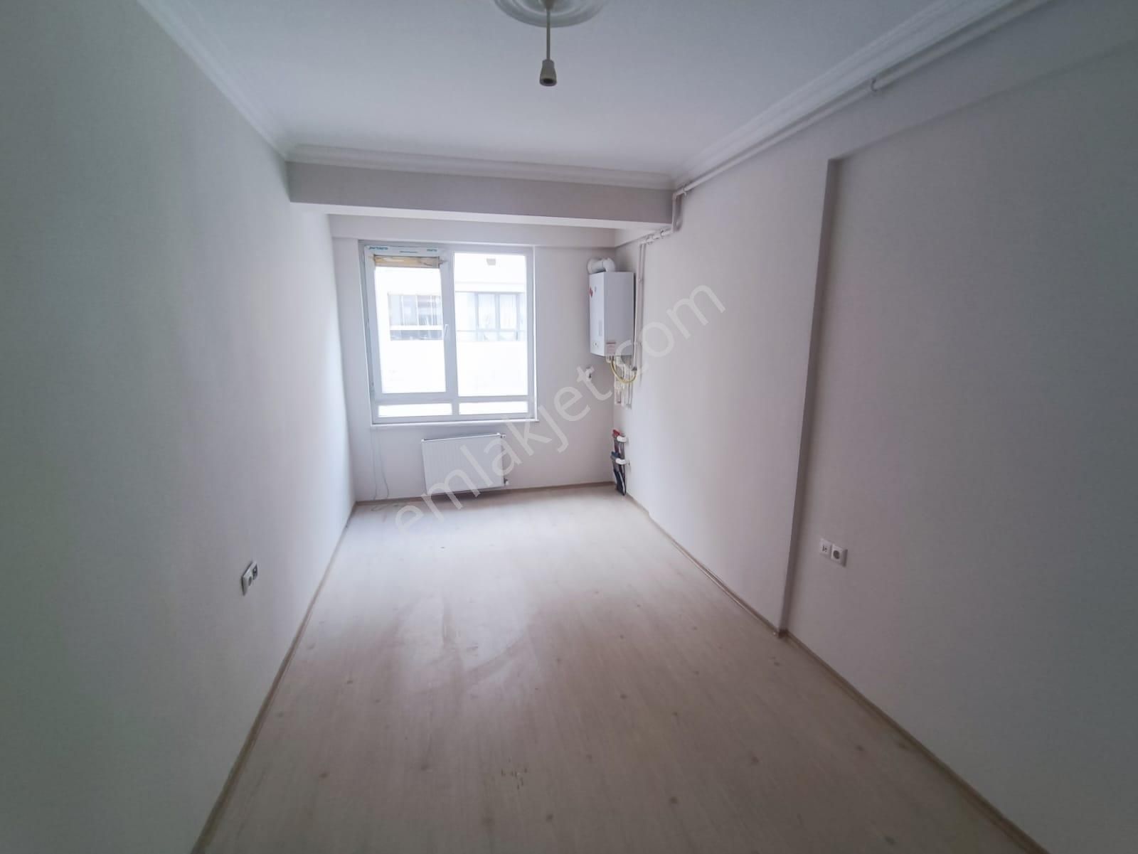 Kumlubel Mahallesinde, Asansörlü, Kiralık 2+0 Daire - Görsel 3