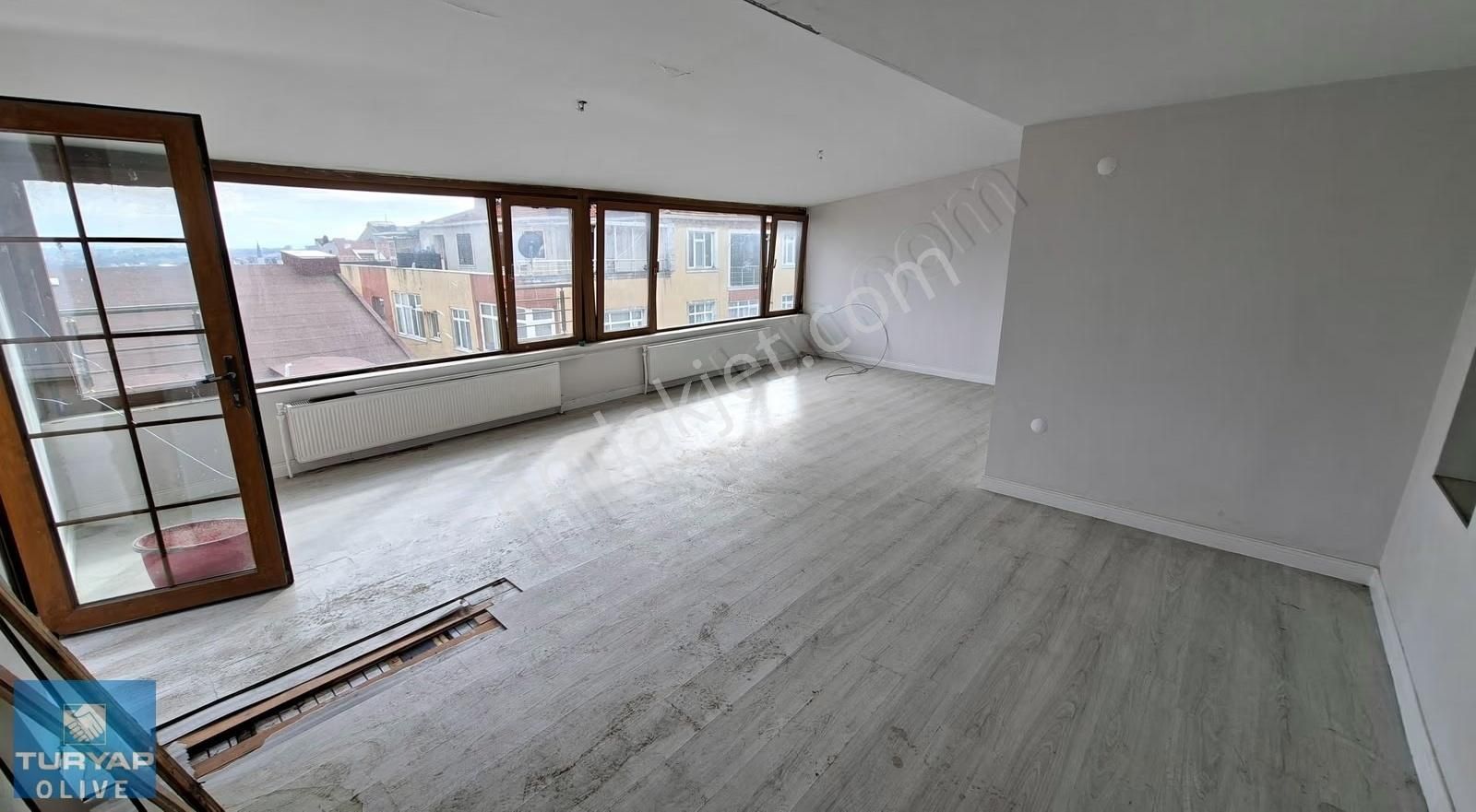 Rami Cuma Mah. 4+2 Haliç Manzaralı Dubleks Daire