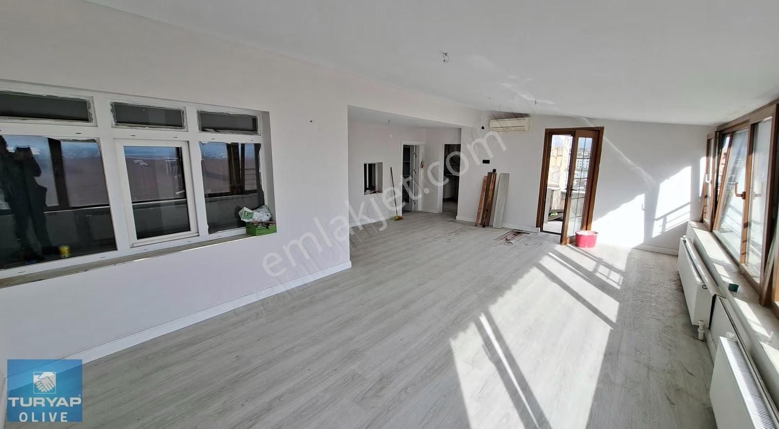 Rami Cuma Mah. 4+2 Haliç Manzaralı Dubleks Daire - Görsel 10