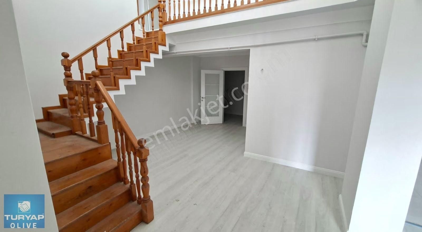 Rami Cuma Mah. 4+2 Haliç Manzaralı Dubleks Daire - Görsel 7