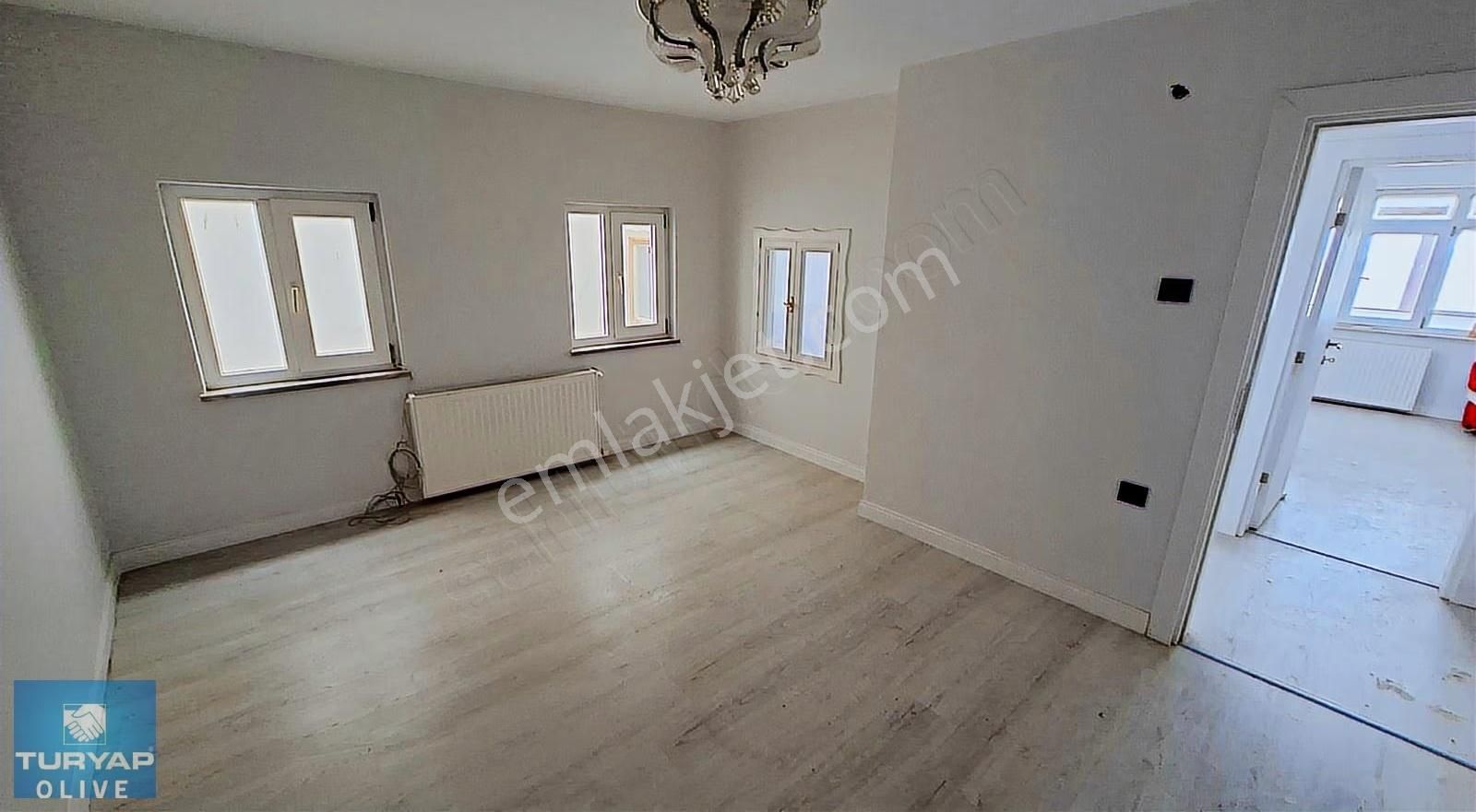 Rami Cuma Mah. 4+2 Haliç Manzaralı Dubleks Daire - Görsel 18