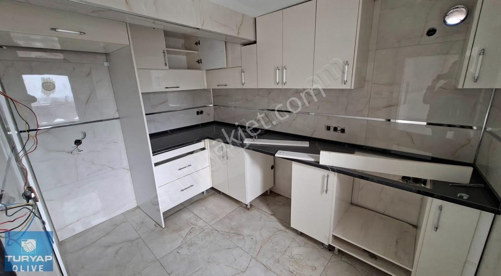 Rami Cuma Mah. 4+2 Haliç Manzaralı Dubleks Daire - Görsel 22