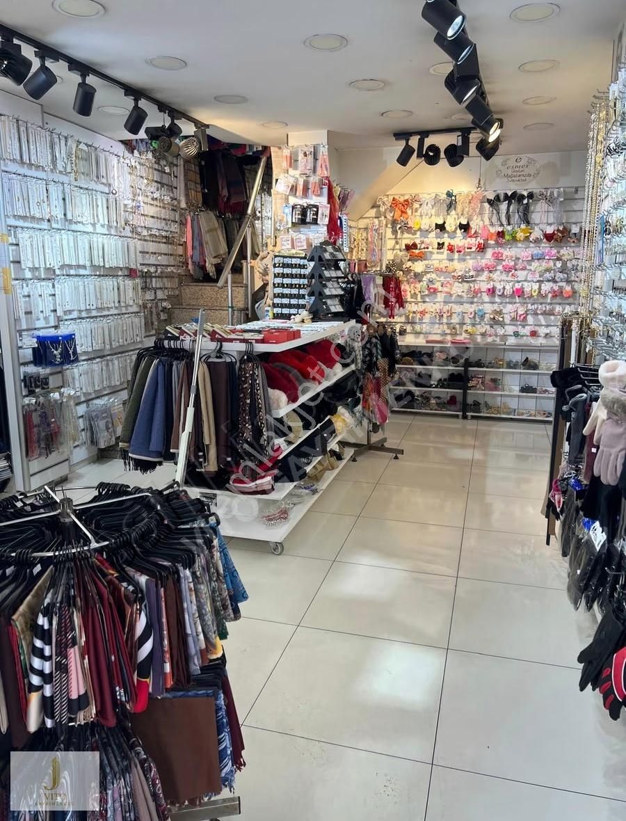 Şirinevler Meydan Yürüyüş Yolunda 3 Katlı Satılık Dükkan Mağaza - Görsel 13