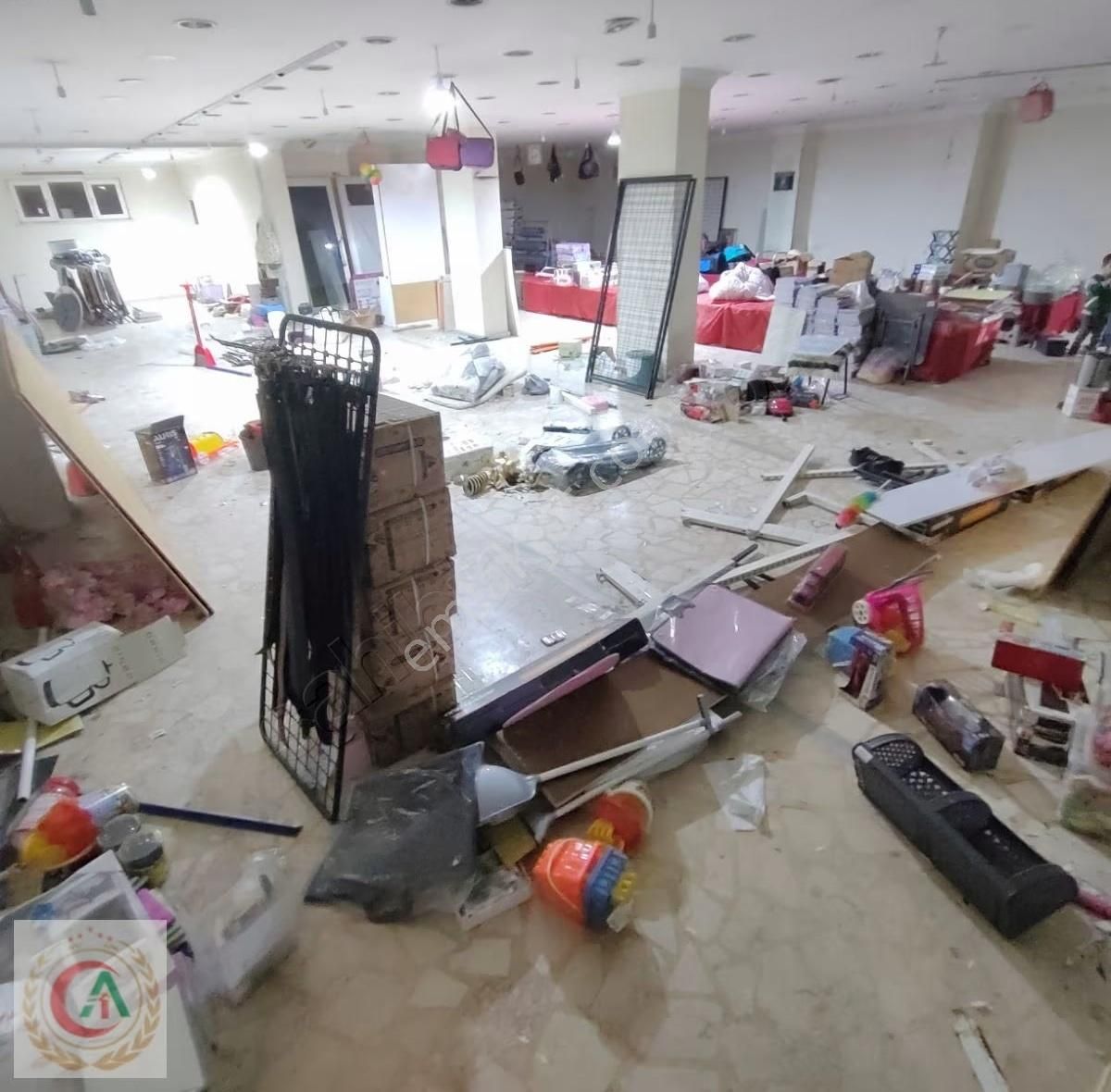 Akdoğan İnşaat Yunusemre Mah Cadde Üzeri Kiralık Dükkan 220m2 - Görsel 7