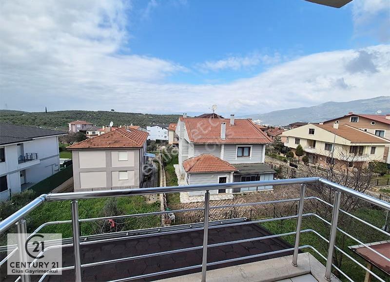 C21 Cius; Umurbey'de 300m2 Bahçeli 5+1 Müstakil Tripleks Villa - Görsel 21