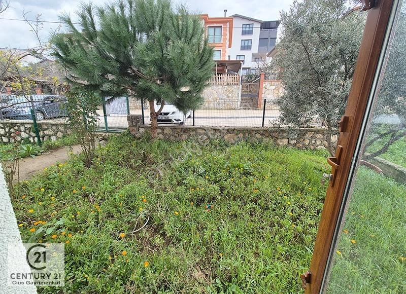 C21 Cius; Umurbey'de 300m2 Bahçeli 5+1 Müstakil Tripleks Villa - Görsel 16