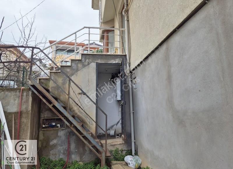 C21 Cius; Umurbey'de 300m2 Bahçeli 5+1 Müstakil Tripleks Villa - Görsel 30