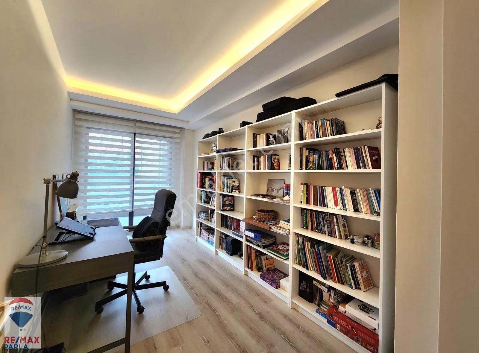 Ömürevlerinde Merkezi Lokasyonda Satılık 4+1 Daire - Görsel 14