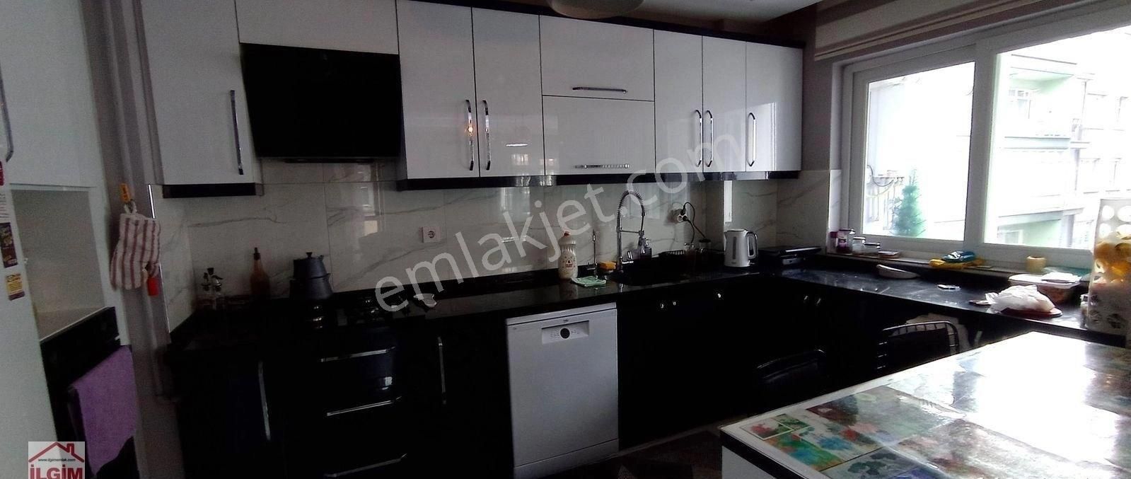 Kızılay Kolej Yakını 3+1 Eşyalı Çok Temiz Asansörlü Açık Otoparklı Kiralık Konut - Görsel 10