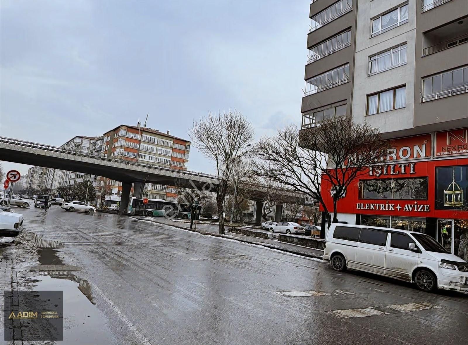 Merkezde Harika Konumda Satılık 4+1 Daire - Görsel 10