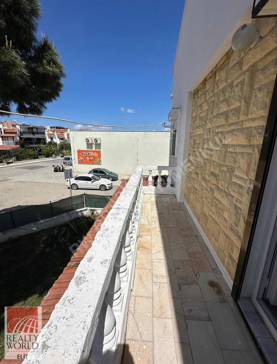 Yenifoça Burunucu Mevkiinde Sahil Kenarı Villa - Görsel 7