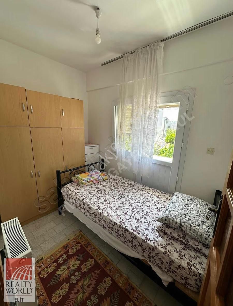 Yenifoça Burunucu Mevkiinde Sahil Kenarı Villa - Görsel 6