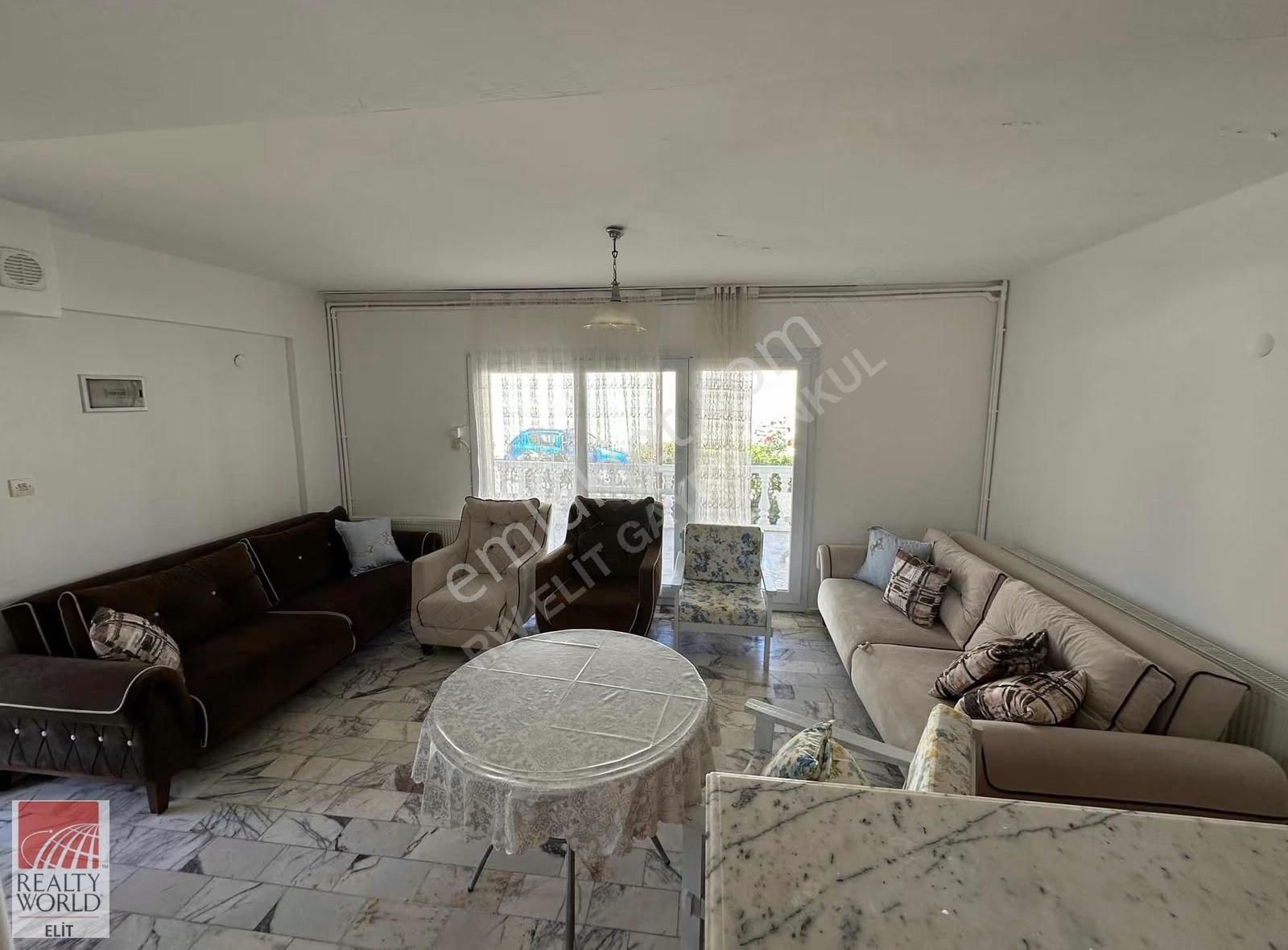 Yenifoça Burunucu Mevkiinde Sahil Kenarı Villa - Görsel 15