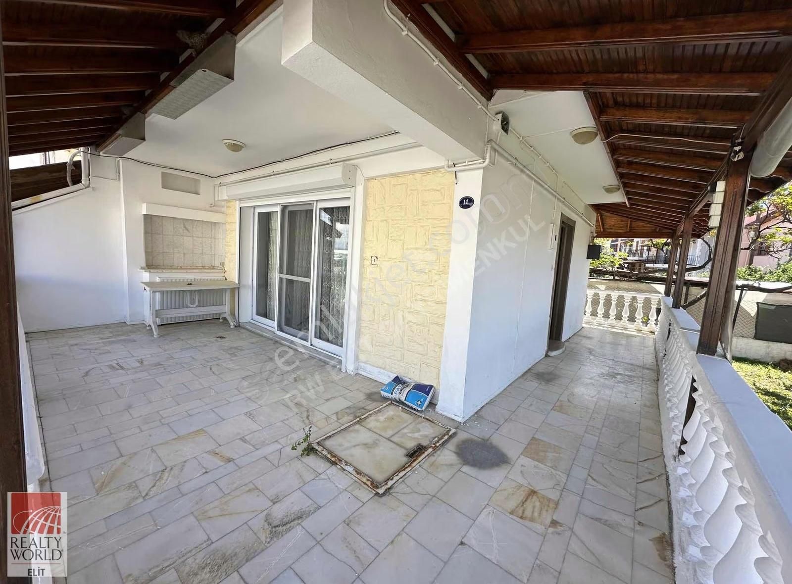 Yenifoça Burunucu Mevkiinde Sahil Kenarı Villa - Görsel 5