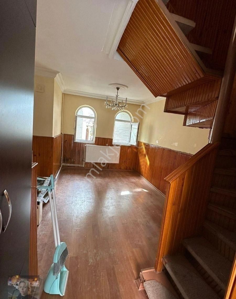 Büşra Gayrimenkulden Cumhuriyet Mah Kiralık Yazlık 3 Katlı 4+1 Doğalgazlı Kombili Bahçeli - Görsel 7