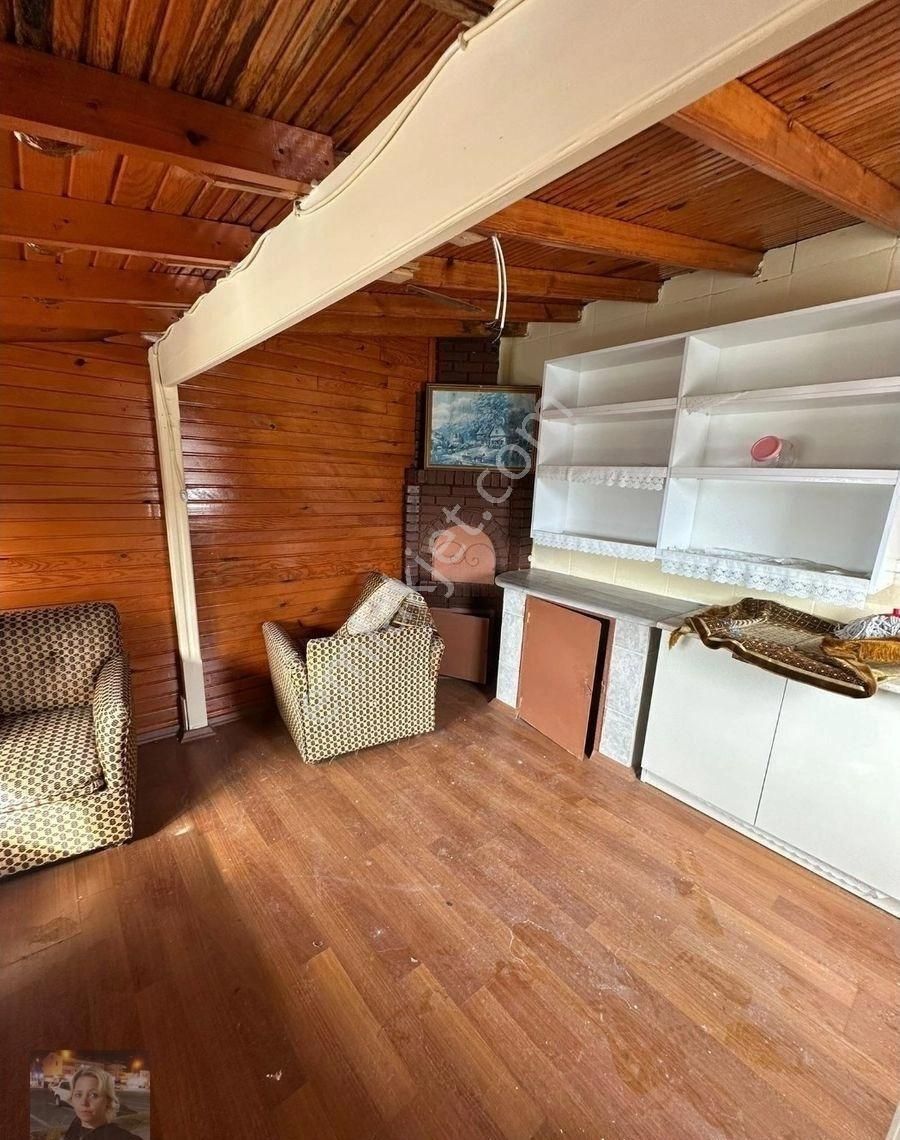 Büşra Gayrimenkulden Cumhuriyet Mah Kiralık Yazlık 3 Katlı 4+1 Doğalgazlı Kombili Bahçeli