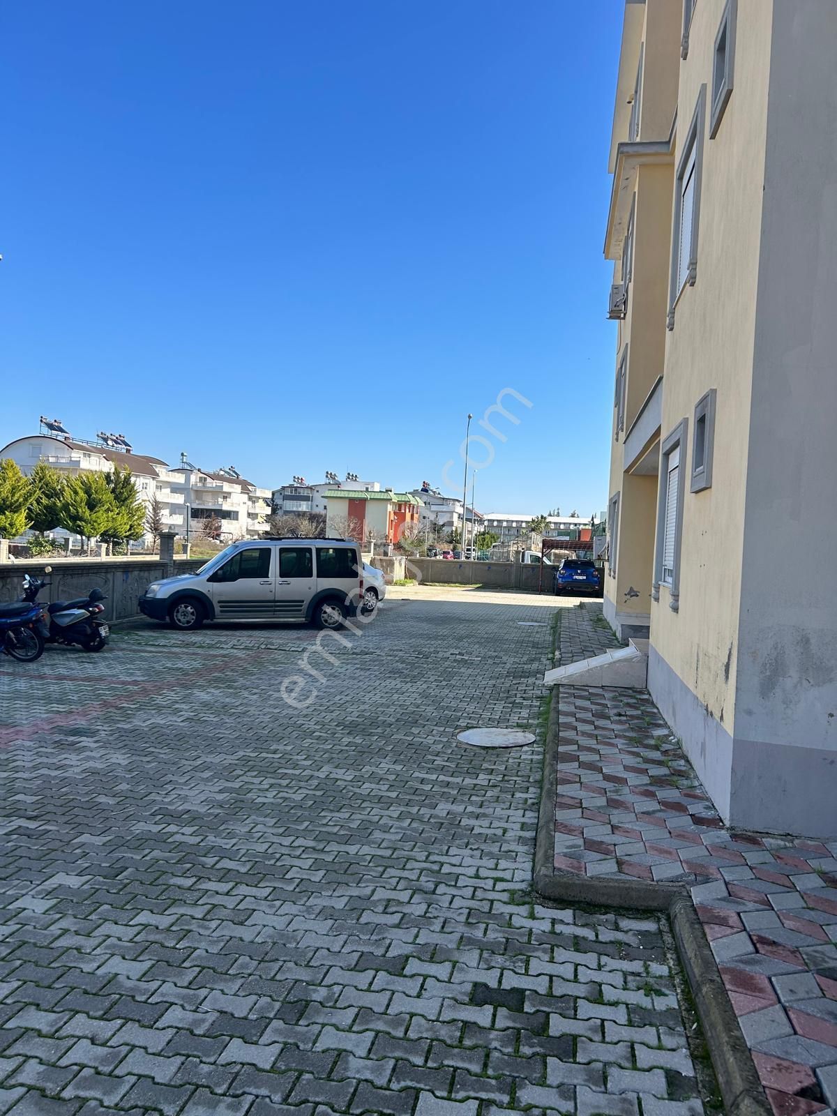 Emsalleriden Uygun Satılık Havuzlu Daire - Görsel 15