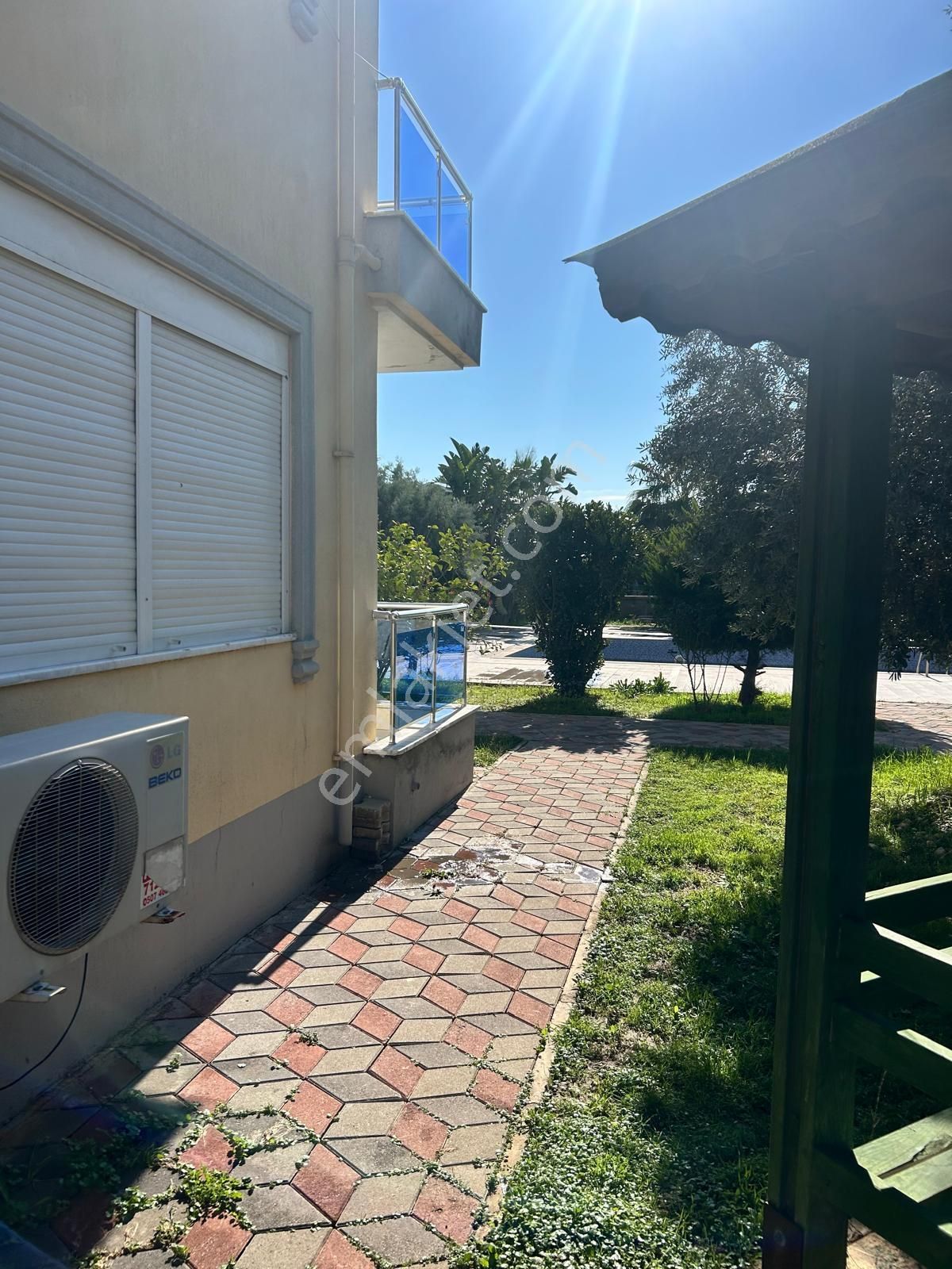 Emsalleriden Uygun Satılık Havuzlu Daire - Görsel 2