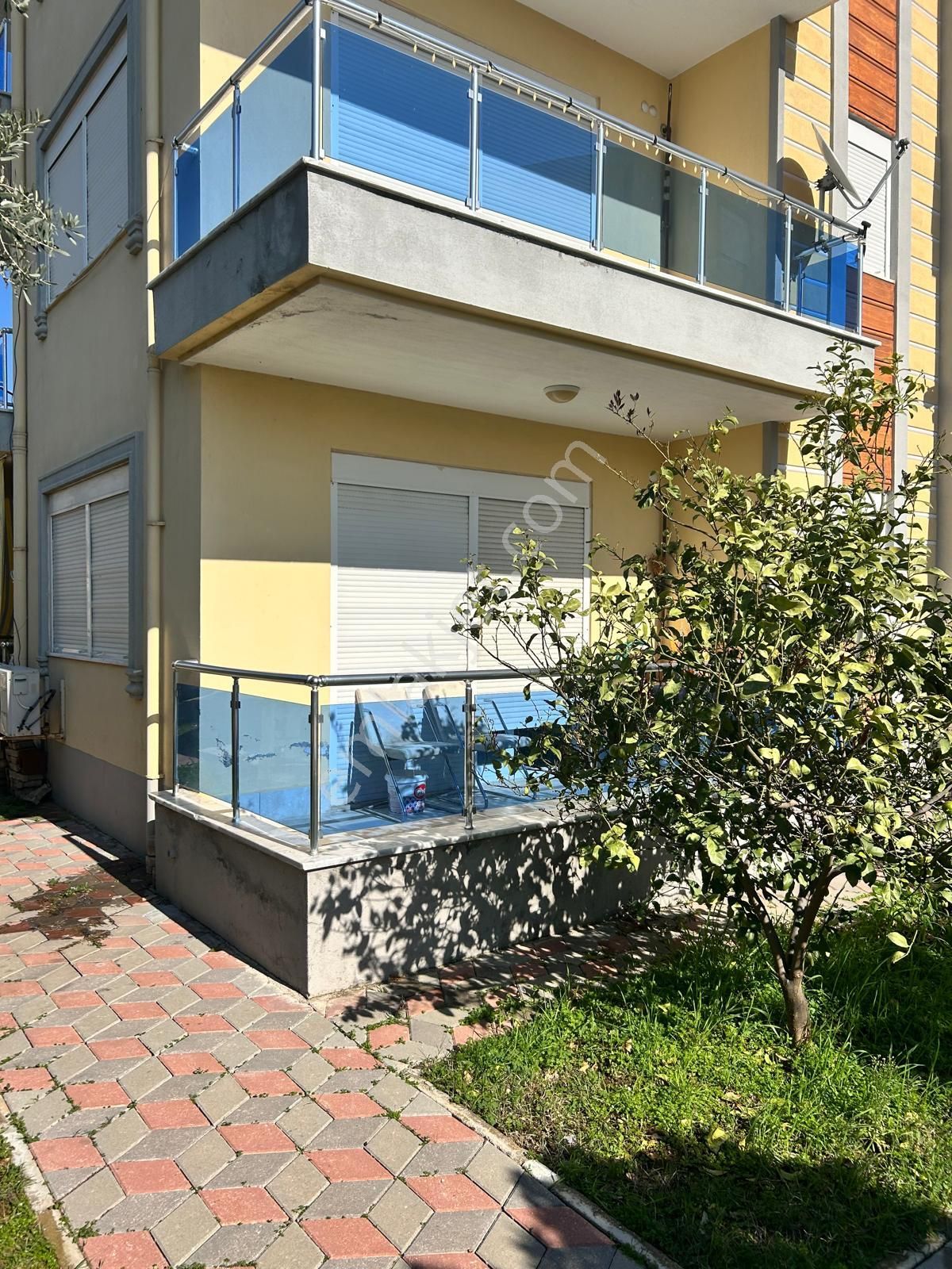 Emsalleriden Uygun Satılık Havuzlu Daire - Görsel 11