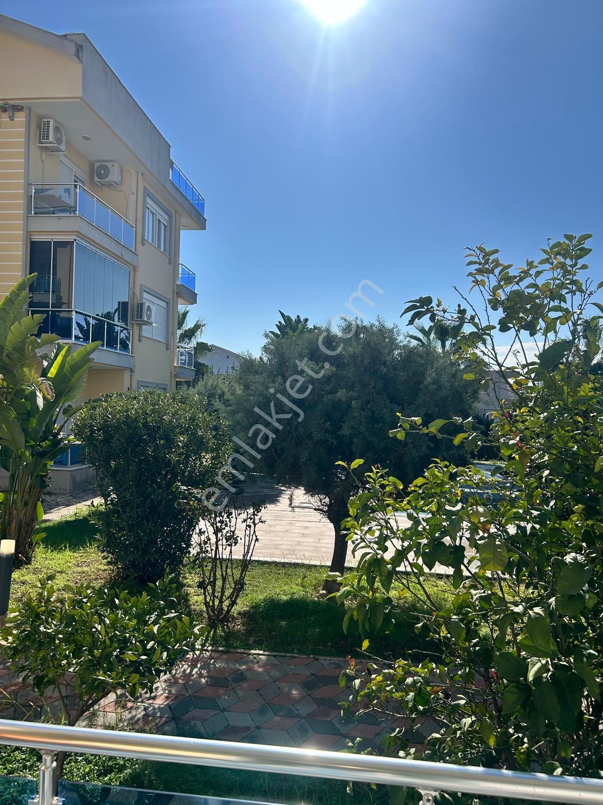 Emsalleriden Uygun Satılık Havuzlu Daire - Görsel 16