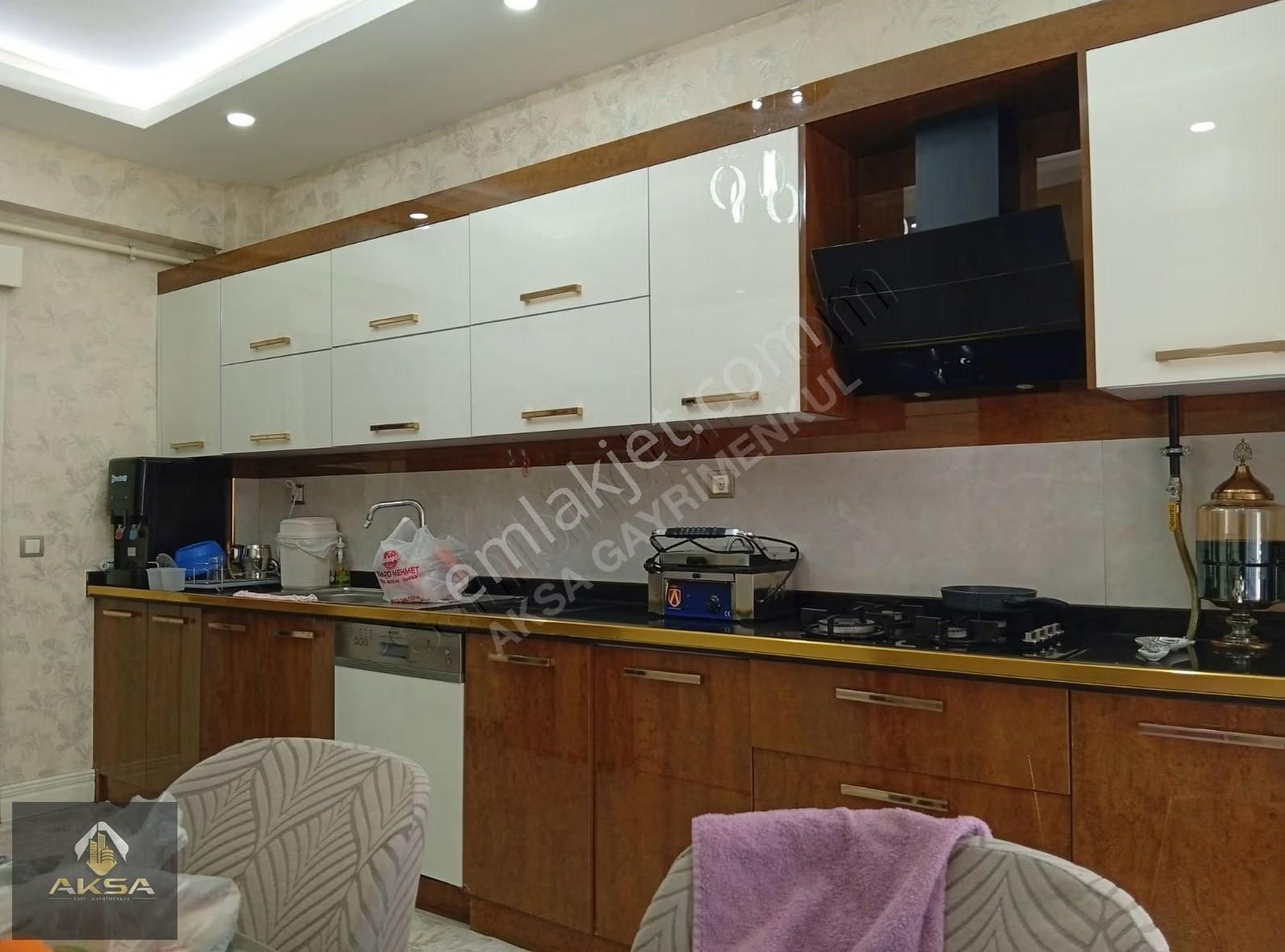 Fıstıklı Mah. Satılık 3+1 Bakımlı Masrafsız Göbek Daire!