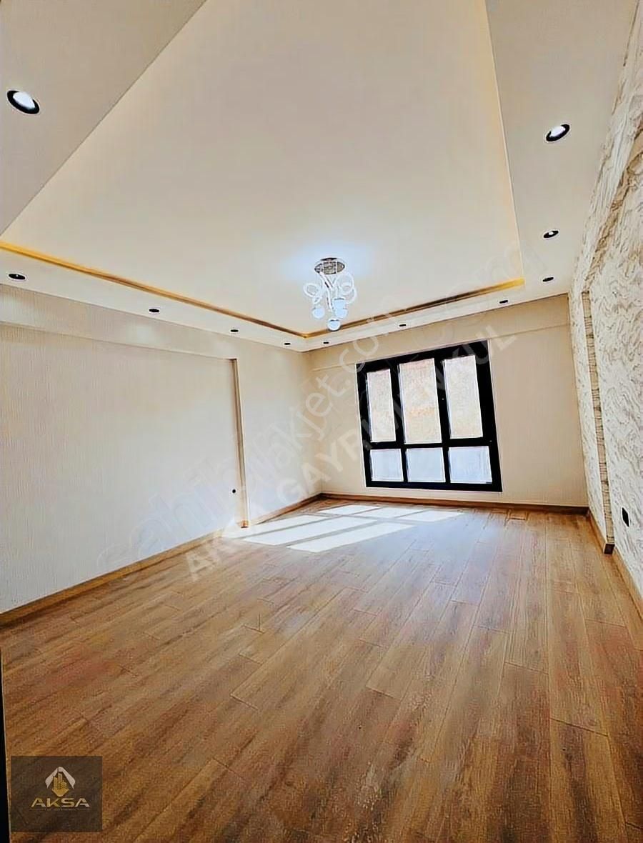 Halk Emlak'tan Beykent Gaziler Çarşısı Civarı Satılık 2+1