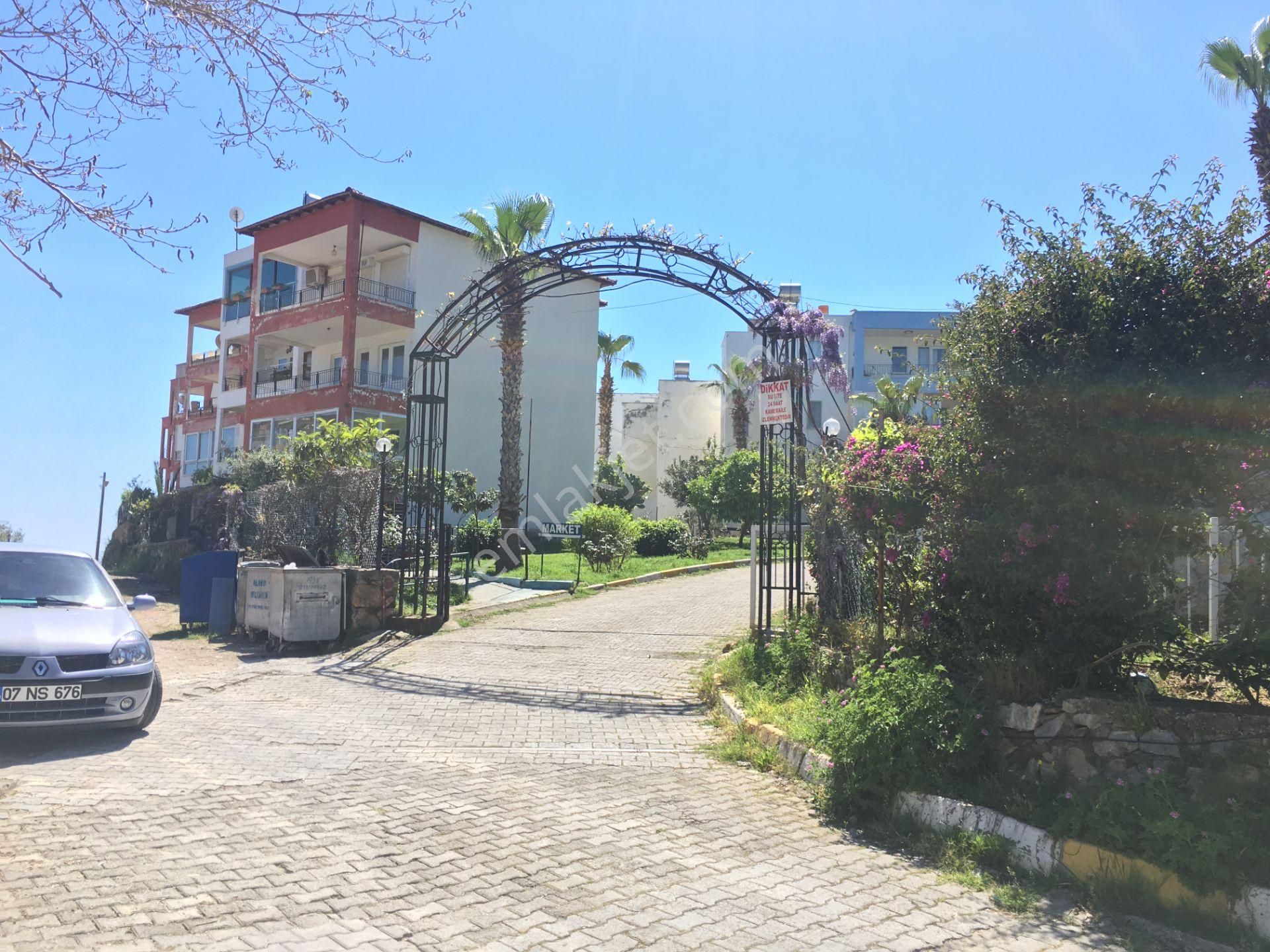 Alanya Konaklıda Denize Sıfır Sitede Satılık Manzaralı 2+1 Daire - Görsel 12
