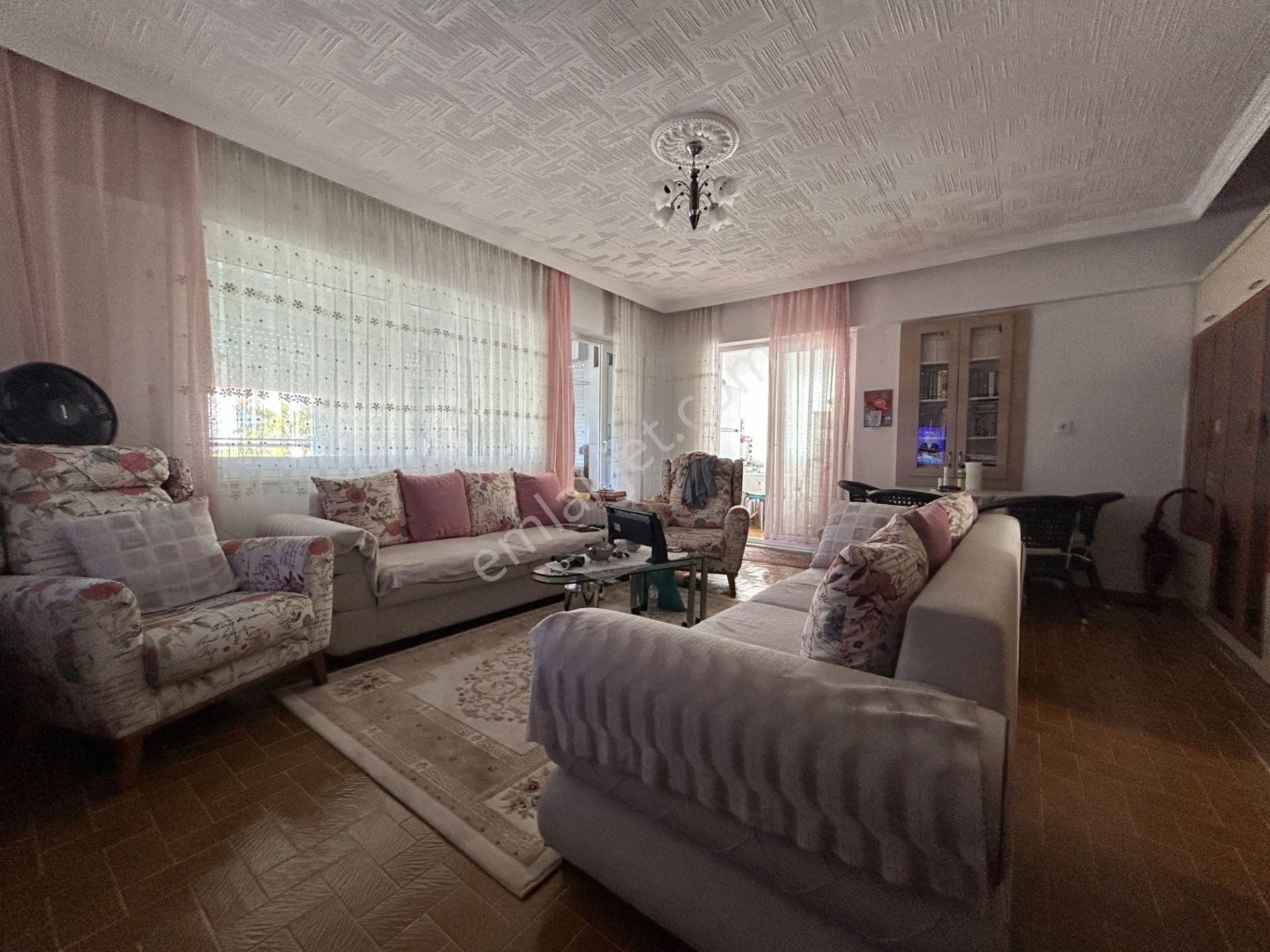 Alanya Konaklıda Denize Sıfır Sitede Satılık Manzaralı 2+1 Daire - Görsel 4
