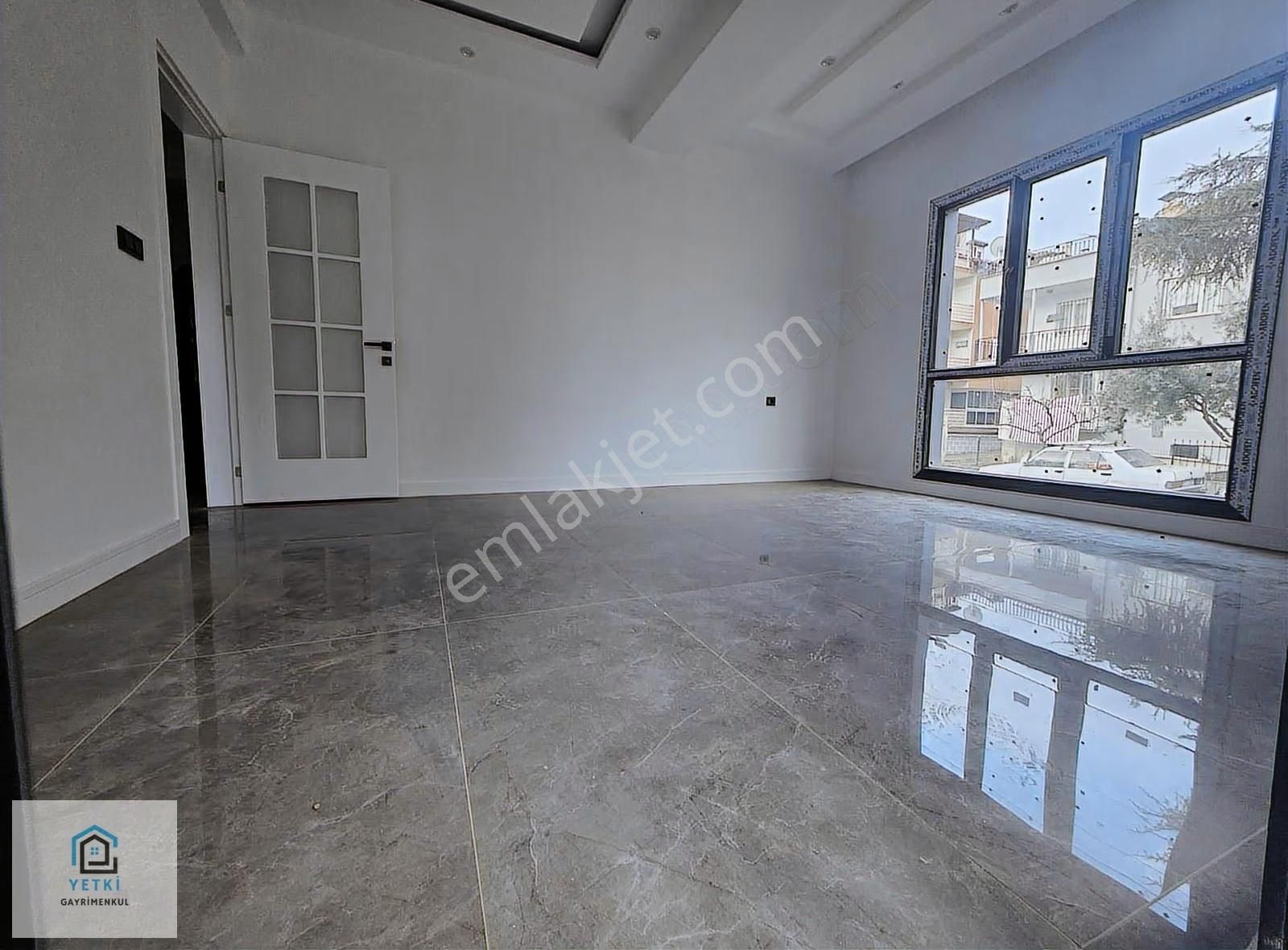 Bagbasi Yeni Yol Üstü Lüks 2+1 Daire