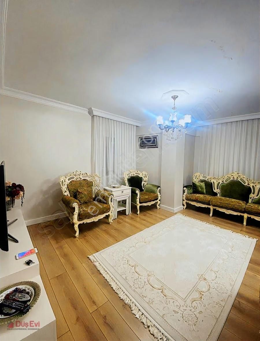 Bahçelievler Cumhuriyet Mah. 3+3 Kredili Ferah Bakımlı Dubleks