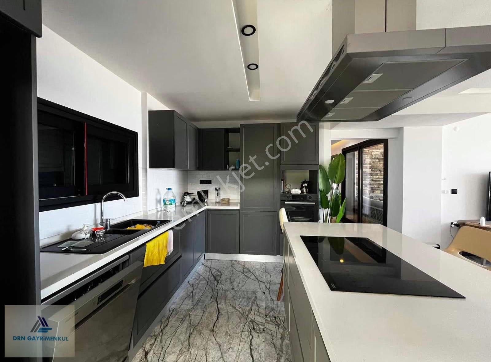 Kuşadası Karaova'da Deniz Manzaralı Boş Satılık 4+1 Villa - Görsel 23