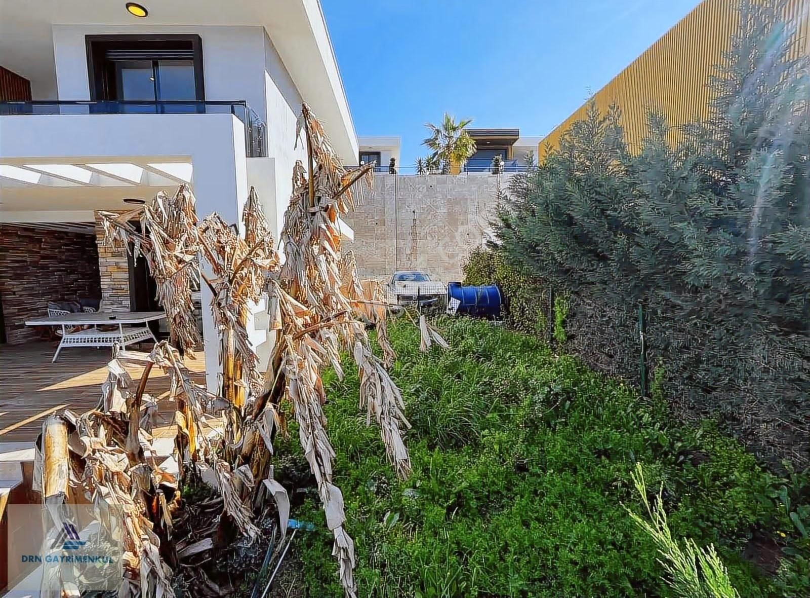 Kuşadası Karaova'da Deniz Manzaralı Boş Satılık 4+1 Villa - Görsel 22