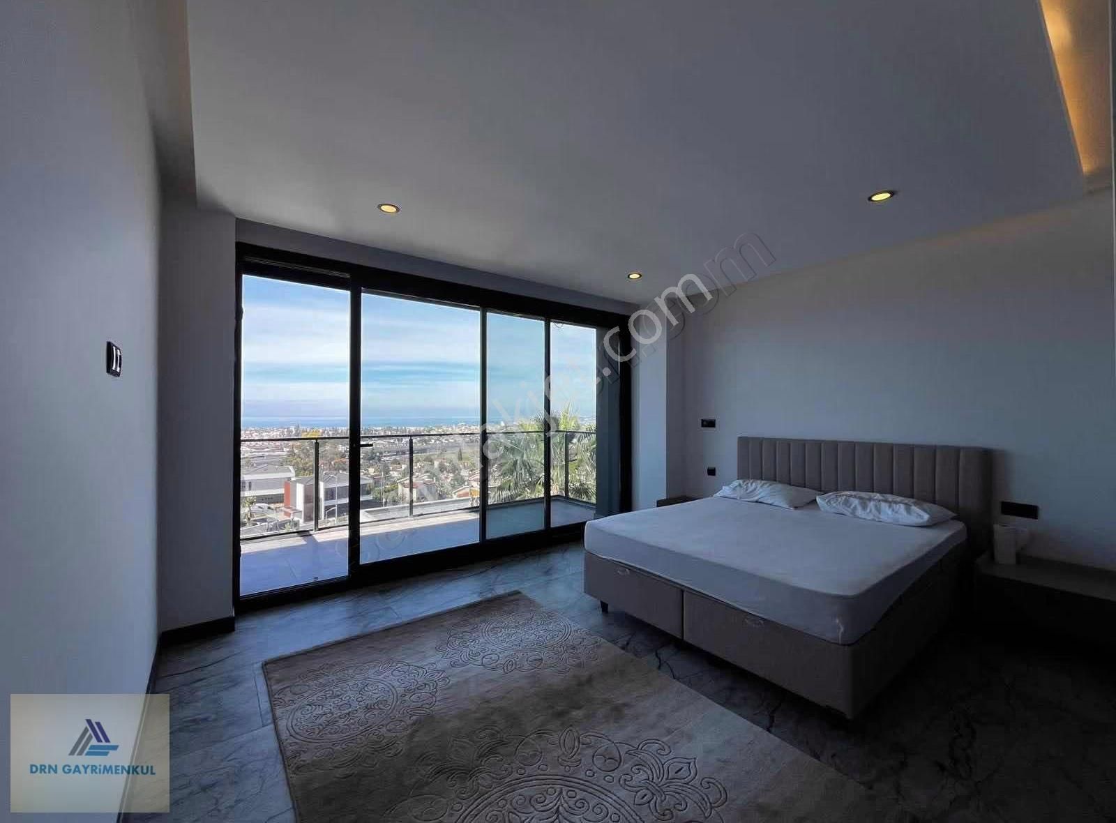 Kuşadası Karaova'da Deniz Manzaralı Boş Satılık 4+1 Villa - Görsel 15