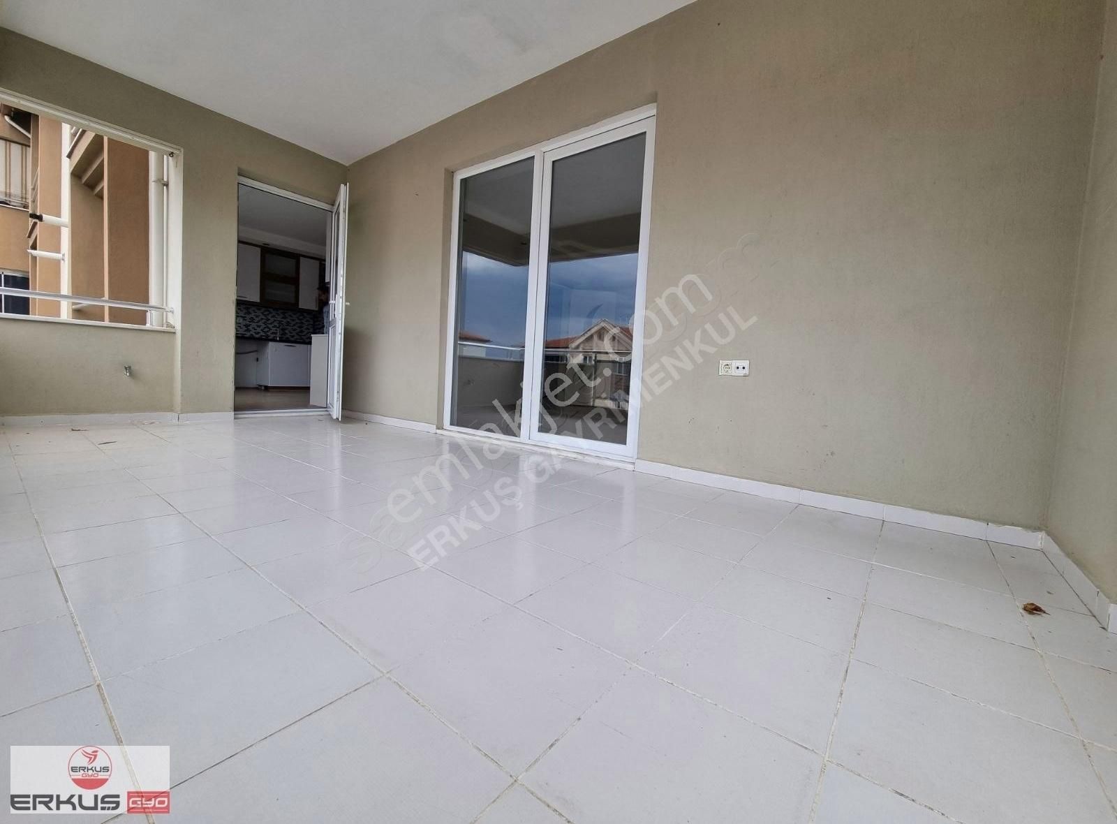 Erkuş Tan Selçukbeyde Mükemmel Konumda 4+1 Kiralık Daire - Görsel 2