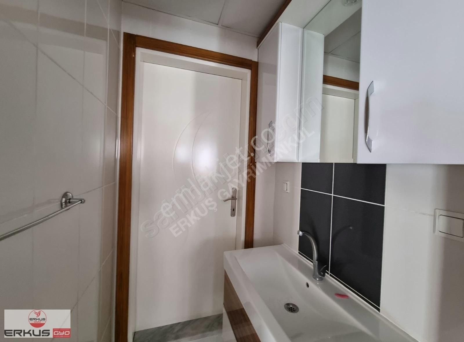 Erkuş Tan Selçukbeyde Mükemmel Konumda 4+1 Kiralık Daire - Görsel 12