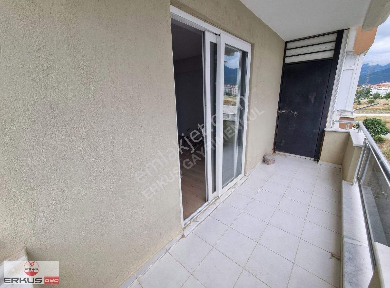 Erkuş Tan Selçukbeyde Mükemmel Konumda 4+1 Kiralık Daire - Görsel 17