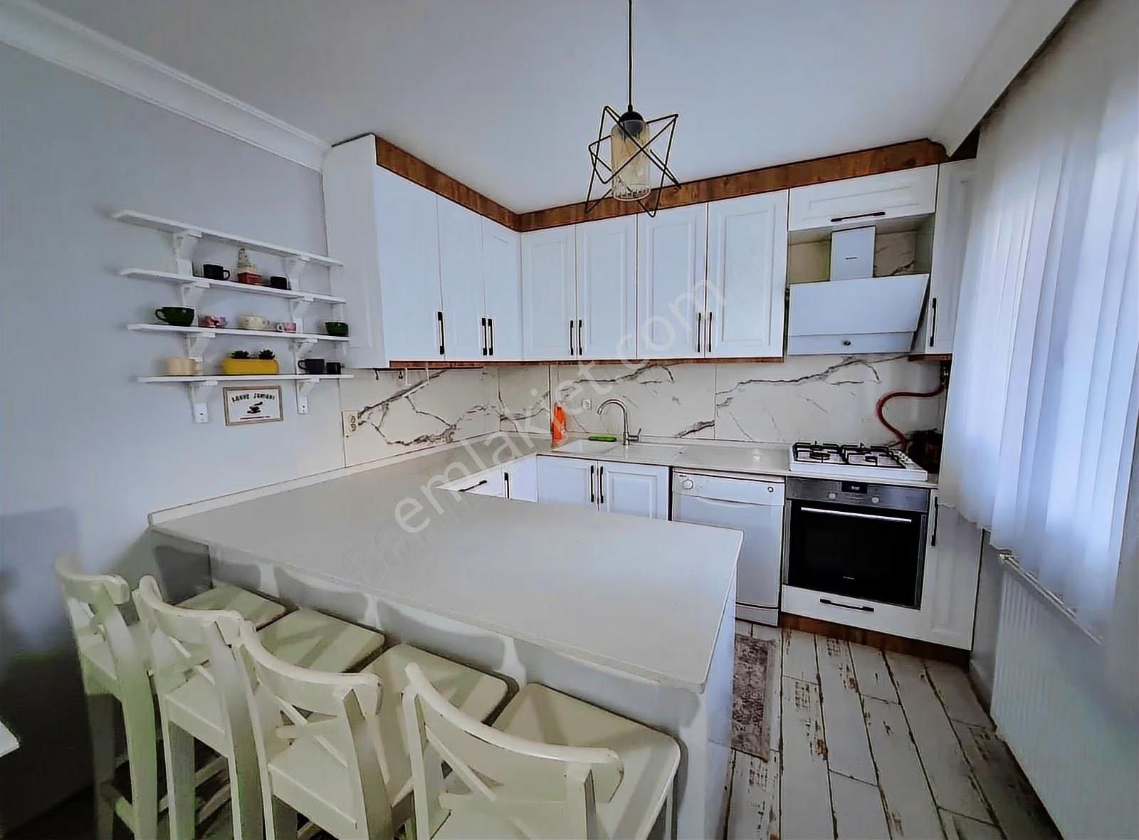 Yenifoça Narezen Mevkii Eşyalı Kiralık Daire - Görsel 8