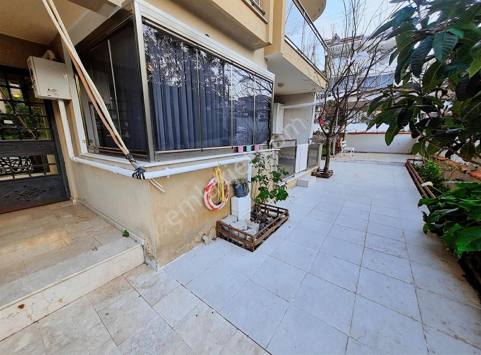 Yenifoça Narezen Mevkii Eşyalı Kiralık Daire - Görsel 3