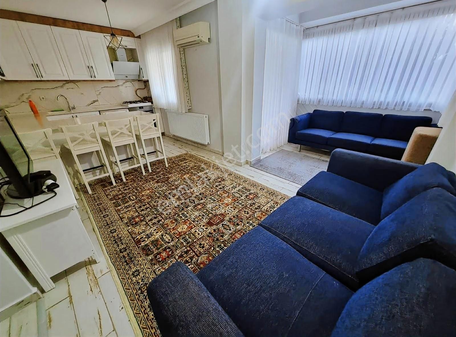 Yenifoça Narezen Mevkii Eşyalı Kiralık Daire