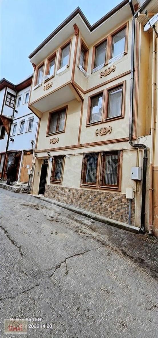 Cemal Emlak Muradiye Giriş Kat Masrafsız Bakımlı Bahçeli Ekonomi